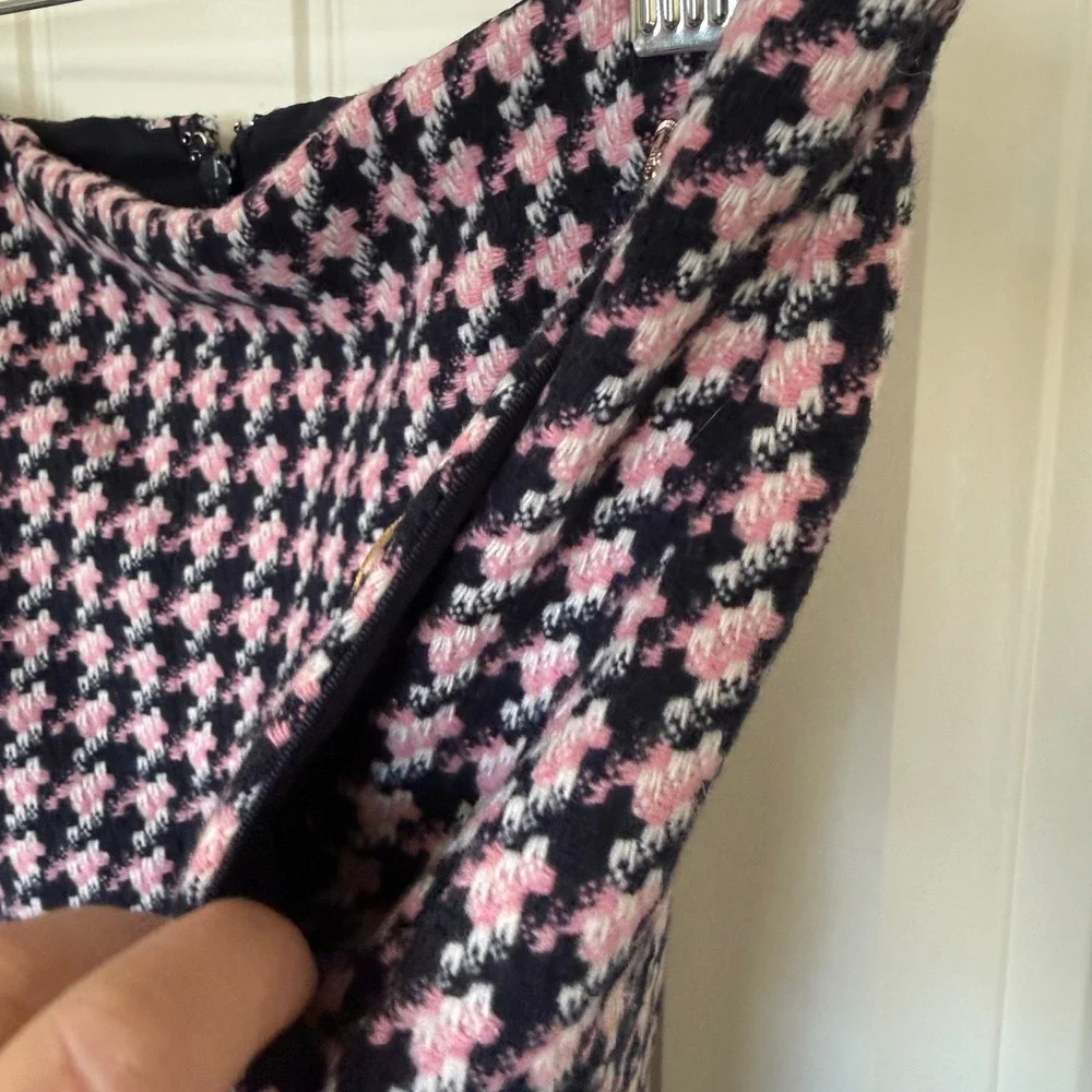 Ann Taylor Houndstooth Pink‎ Navy Button Detail Mini Skirt Size 4
